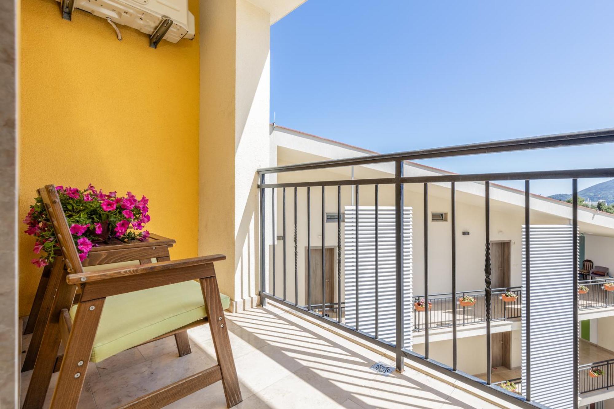 Apart Hotel M S Katunjanin Herceg Novi Bagian luar foto
